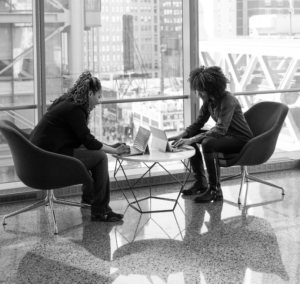 WHEN SHOULD YOU HIRE A CONSULTANT? SIGNS YOUR BUSINESS NEEDS EXPERT HELP.